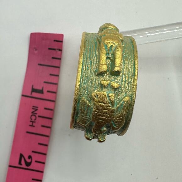 Vintage Green Verdis Gold Clip On Earrings Archeological Theme VTG - Picture 7 of 16